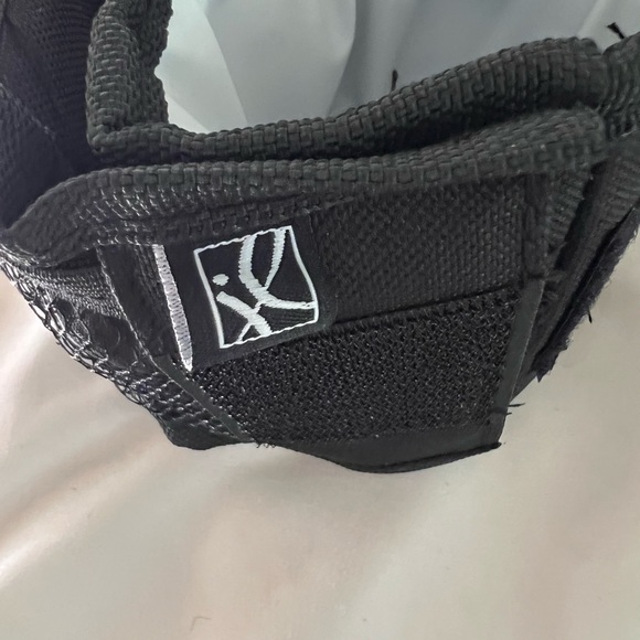 JL Childress Belly bar Stroller Organizer bar with two cup holders and pockets - Picture 6 of 7